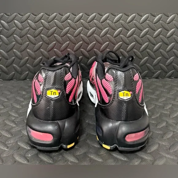 Nike Air Max Plus Sunset Pulse Red Black Pink Foam Sneakers Mens‎ Sizes